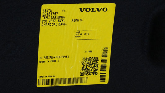 Boot trim right side Volvo 32131757