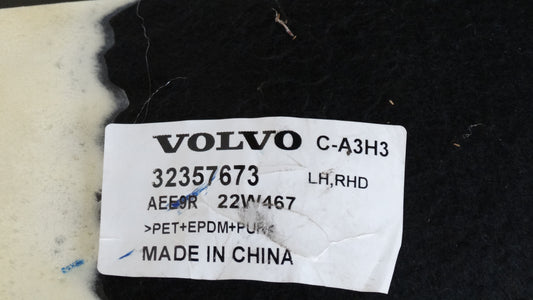 Front left carpet Volvo 32357673
